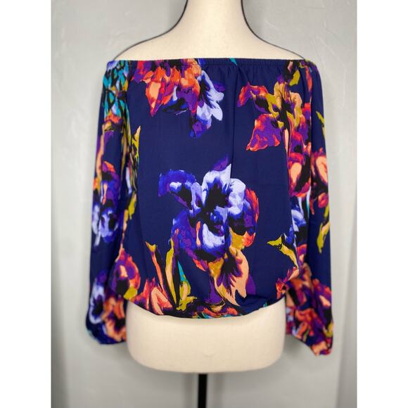 Three Eighty Two Isabella Off Shoulder Top - Picture 2 of 7